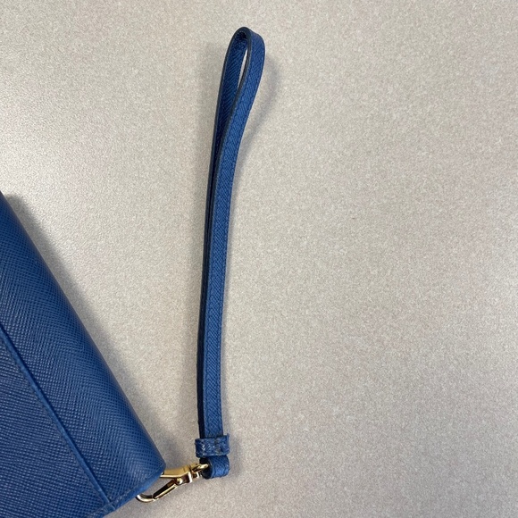 Prada Bluette Saffiano Metal Leather Wristlet w/ Box and Cert of Auth -Preloved - Picture 9 of 13